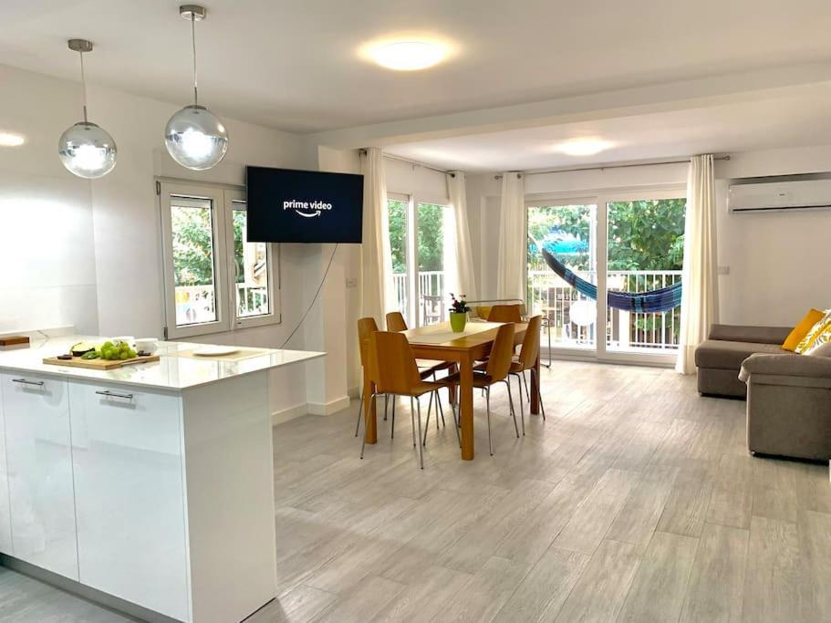 New Stylish Beach Front Apartment Cullera Exteriör bild